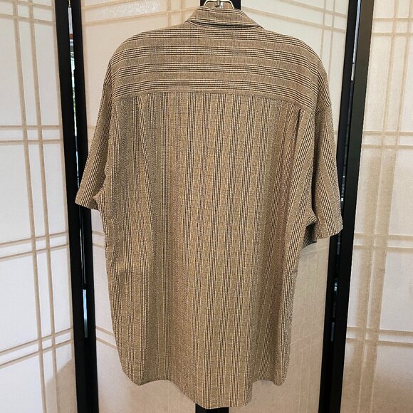 Bill Blass Men's Seersucker Short Sleeve Shirt - Picture 5 of 5